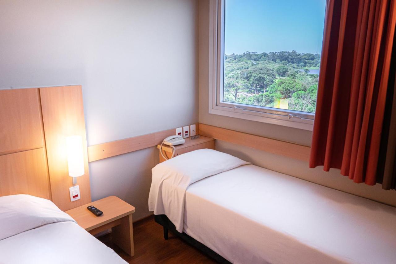 Hus Hotel Dourados Εξωτερικό φωτογραφία